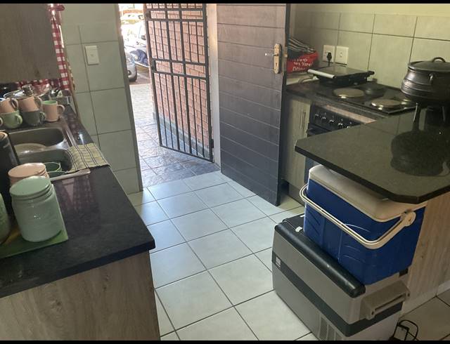 2 BEDROOM APARTMENT FOR SALE IN HEUWELOORD